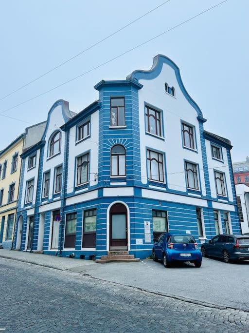 Authenic Art Nouveau In The City-center Apartment